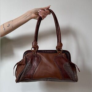 Vintage leather shoulder bag
